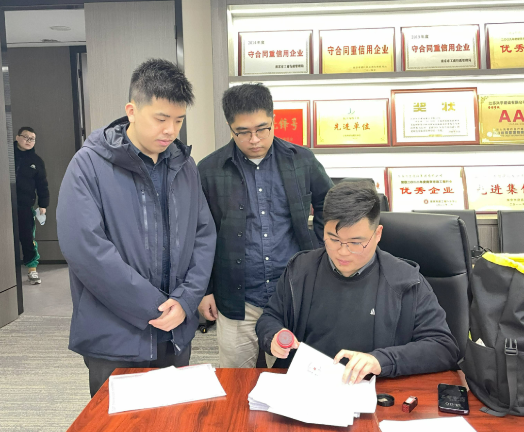 媒体报道 | 过千家企业受益,尊龙集团全力守护中小微企业发展更上层楼 媒体报道 | 过千家企业受益,尊龙集团全力守护中小微企业发展更上层楼